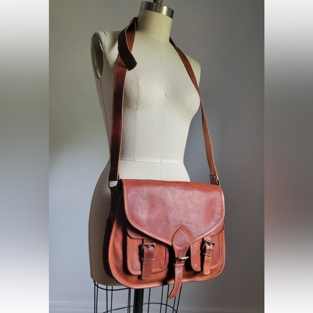 Stylish Tan Leather Crossbody Bag